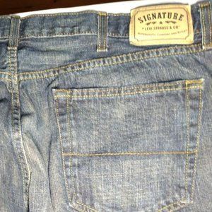 Levi Signature Straight Men's (Fit 44x32) Denim Blue Jeans 100 % Cotton Algodon.